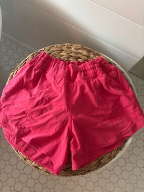 lululemon athletica Women's Bright Pink Hotty Hots
